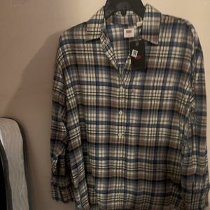 Men’s Levi’s plaid long sleeve shirt. Super soft. NWT